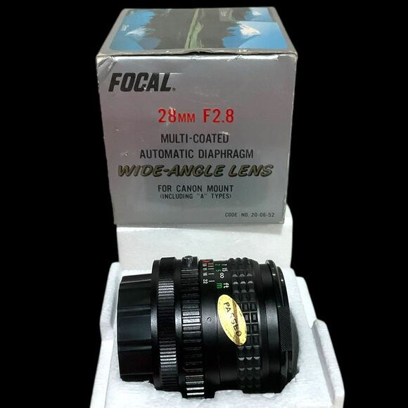 Focal 28mm F2.8 Multi-Coated Auto Diaphragm Wide-Angle Lens for Canon Mount - Picture 1 of 15